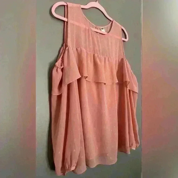 Old Navy Long Sleeve Cold Shoulder Ruffle Top (246) - Picture 4 of 11